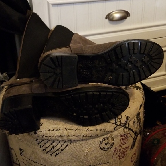 Grey boots - Picture 3 of 4